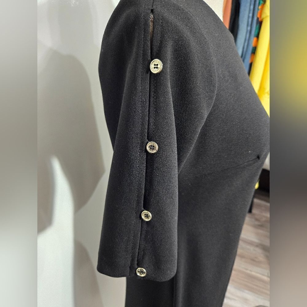 Tommy Hilfiger black sheath dress sz 2 gold button Sleeve Detail - Picture 9 of 10